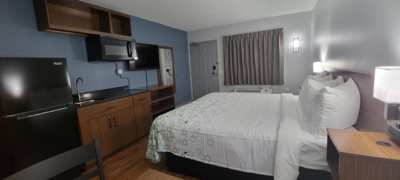 Hometowne Studios By Red Roof Egg Harbor-Atlantic City Airport Egg Harbor Township Exterior foto